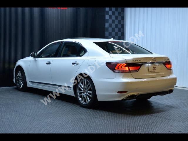 2013 لكزس إل إس 460 إل