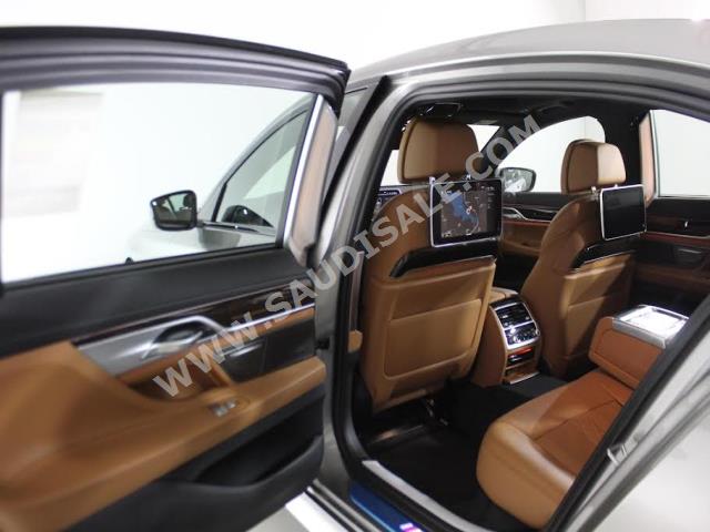 2022 بي ام دبليو الفئة السابعة 730 إل أي