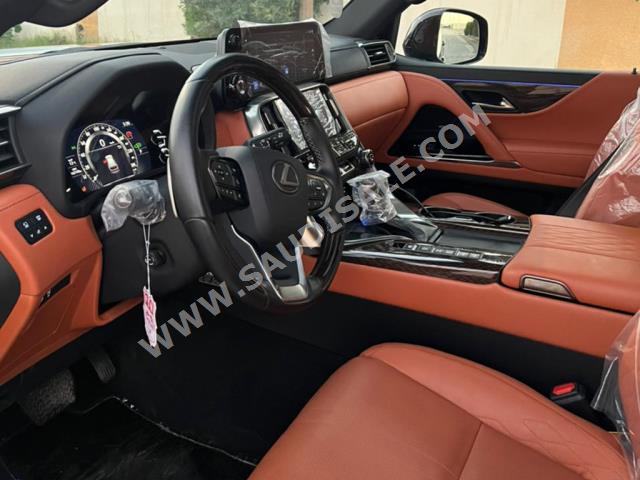 2022 لكزس إل إكس 600 في أي بي