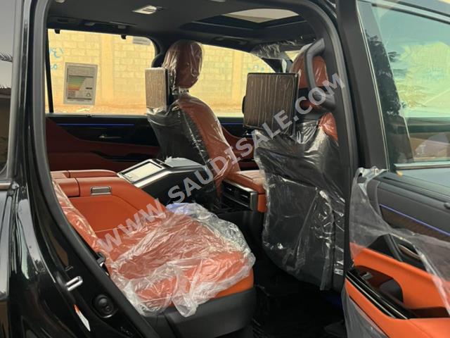 2022 لكزس إل إكس 600 في أي بي