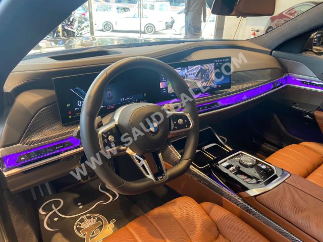 2023 بي ام دبليو الفئة السابعة 740أي