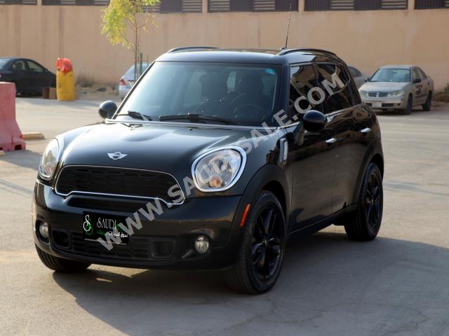 2014 ميني كونتري مان اس