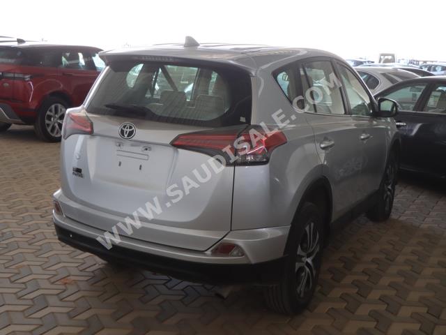 2016 تويوتا راف 4