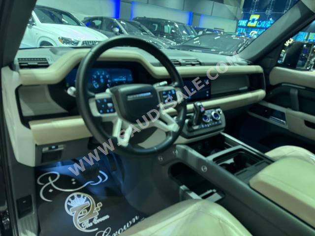 2021 لاند روفر ديفيندر اتش اس اي