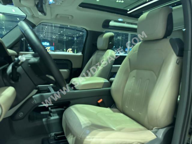 2021 لاند روفر ديفيندر اتش اس اي