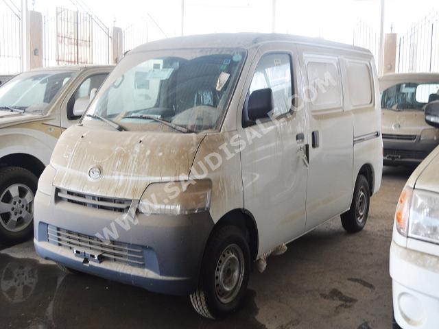 2013 Daihatsu GRAN MAX