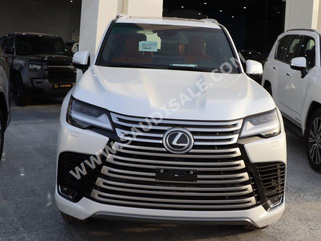 2022 لكزس إل إكس 600