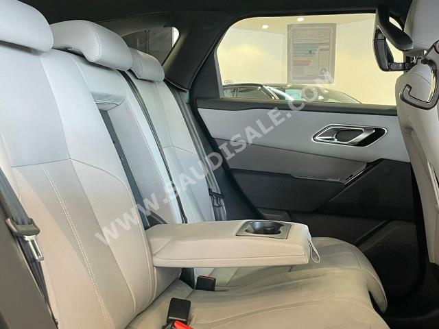 2024 لاند روفر رينج روفر فيلار فيلار