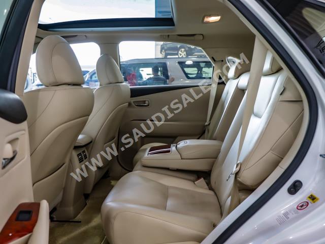 2012 لكزس أر إكس 350