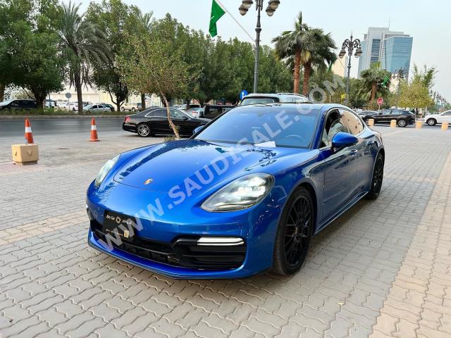 2019 Porsche Panamera