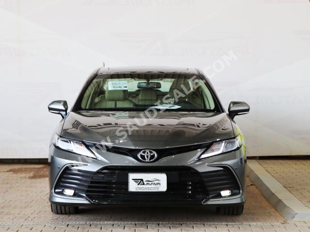 2021 Toyota Camry GLE