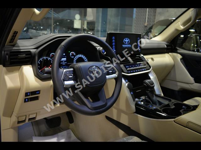 2023 تويوتا لاند كروزر جي اكس ار 3