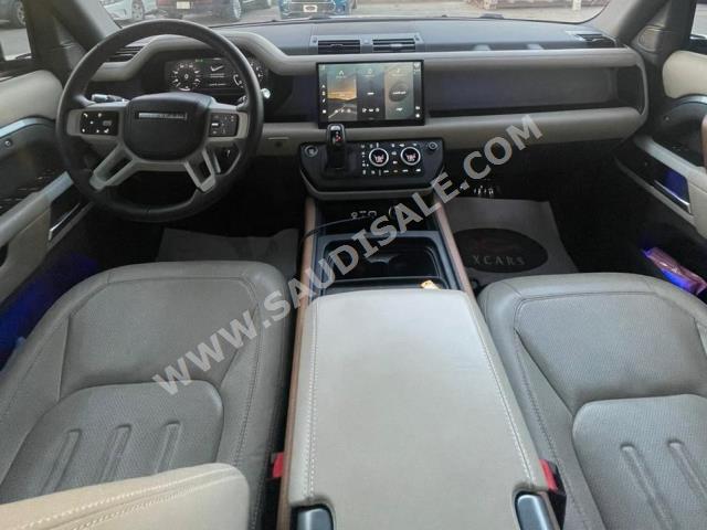 2022 لاند روفر ديفيندر اتش اس اي