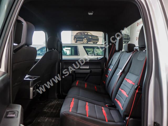 2017 فورد اف 150 اكس ال تي