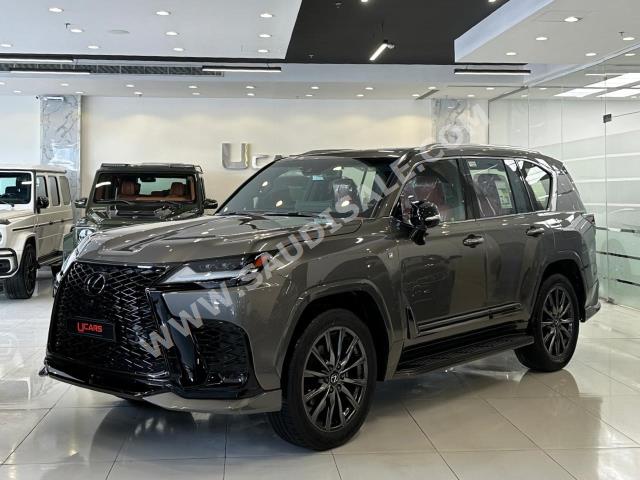 2024 لكزس إل إكس 600 إف