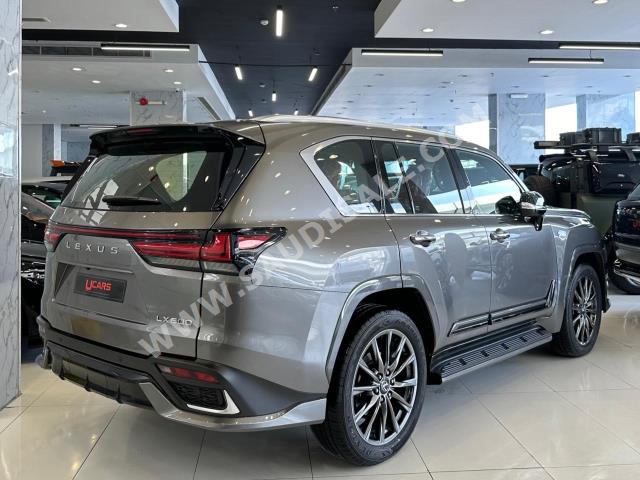 2024 لكزس إل إكس 600 إف