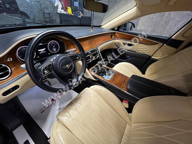 2020 بنتلي كونتيننتل فلاينج سبير دابليو 12