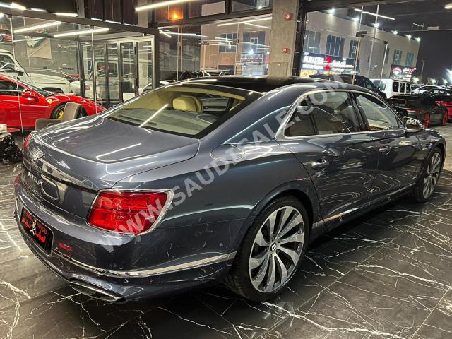 2020 بنتلي كونتيننتل فلاينج سبير دابليو 12