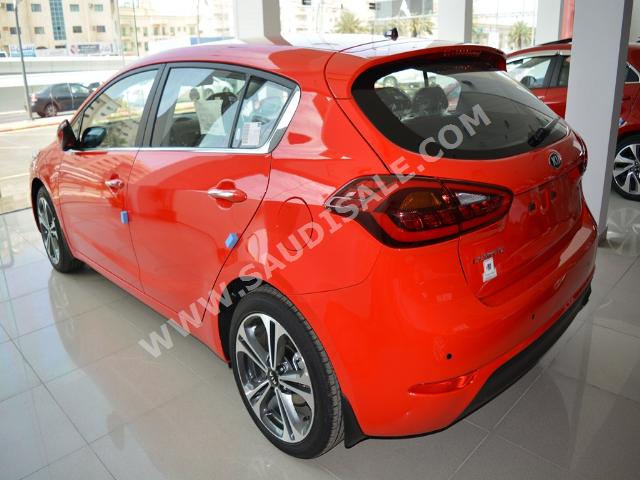 2016 كيا سيراتو هاتشباك