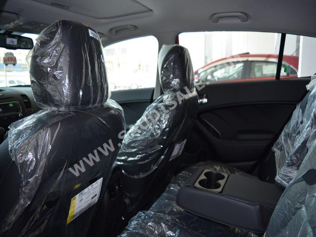 2016 كيا سيراتو هاتشباك