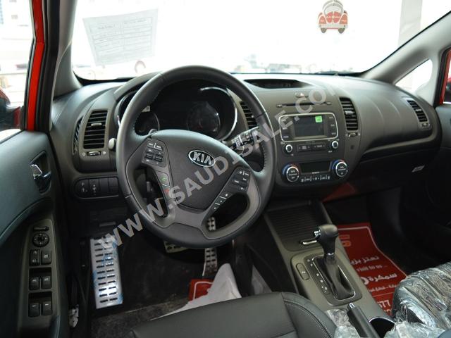 2016 كيا سيراتو هاتشباك