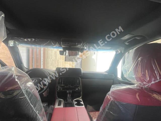 2023 لكزس إل إكس 600 إف