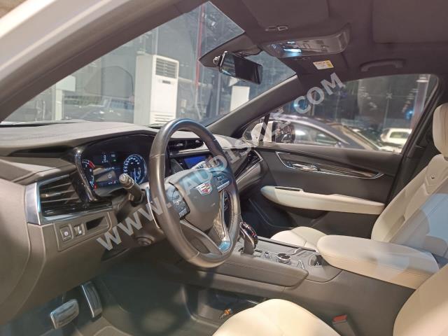 2022 كاديلاك اكس تي 6