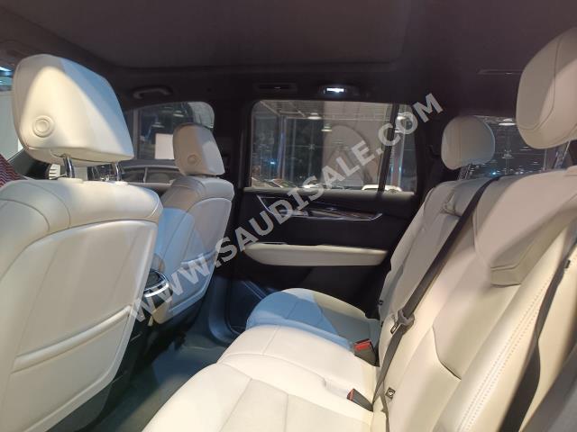 2022 كاديلاك اكس تي 6