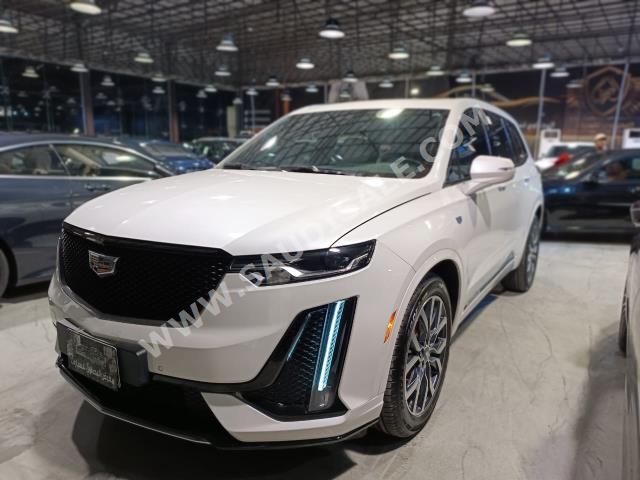 2022 كاديلاك اكس تي 6