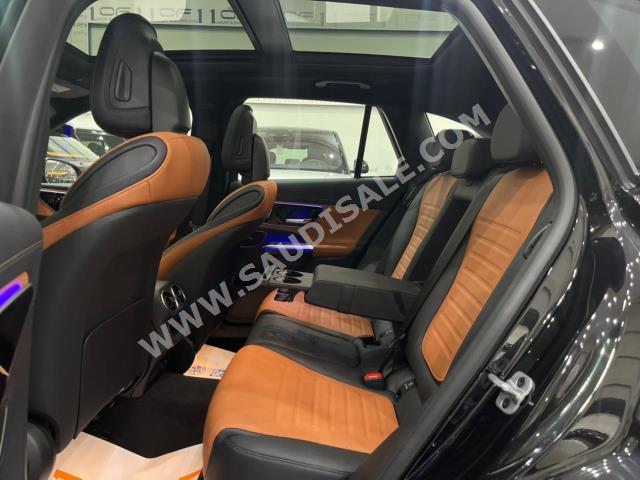 2023 مرسيدس - بنز جي إل سي 200