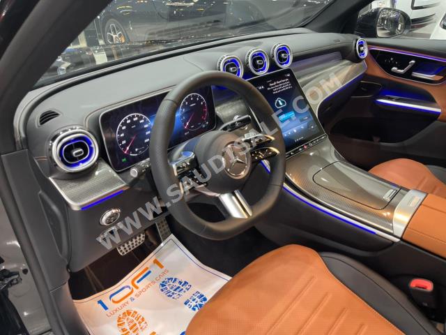 2023 مرسيدس - بنز جي إل سي 200