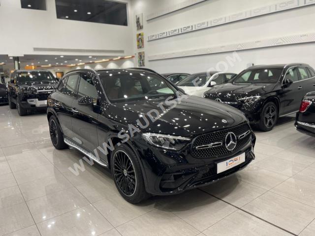 2023 مرسيدس - بنز جي إل سي 200