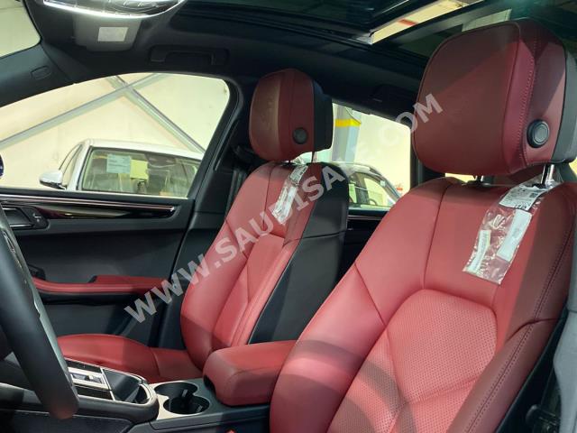 2022 Porsche Macan