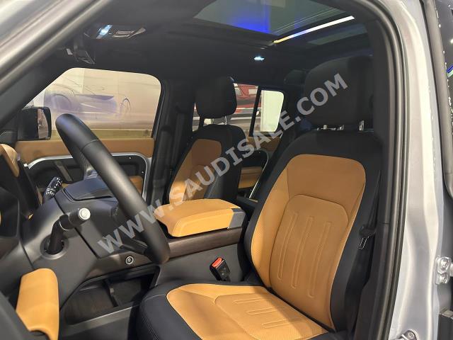 2024 لاند روفر ديفيندر اكس