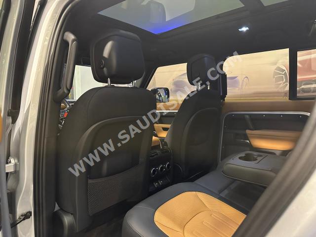 2024 لاند روفر ديفيندر اكس