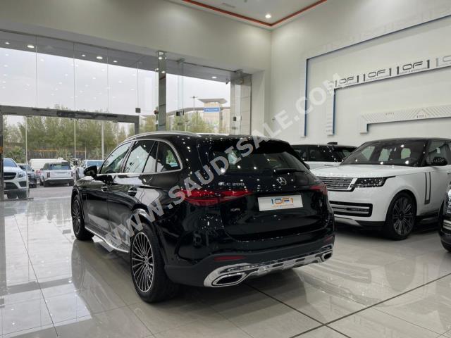 2023 مرسيدس - بنز جي إل سي 200