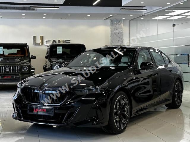 2024 بي ام دبليو الفئة الخامسة 520 أي إم كت