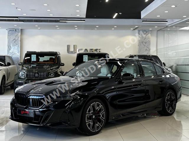 2024 بي ام دبليو الفئة الخامسة 520 أي إم كت