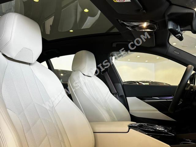 2024 بي ام دبليو الفئة الخامسة 520 أي إم كت