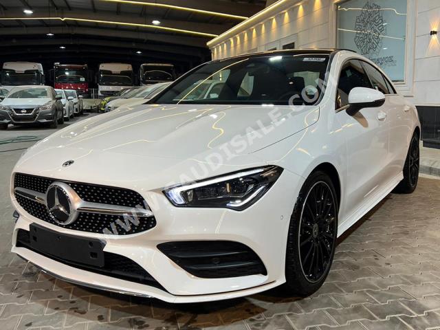2021 مرسيدس - بنز سي إل أي 200