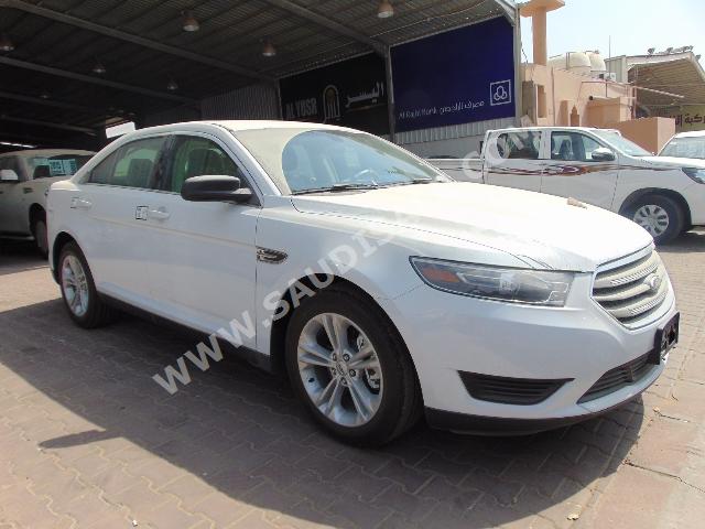 2016 Ford Taurus