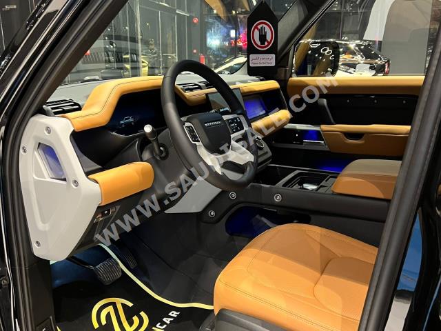 2024 لاند روفر ديفيندر اتش اس اي