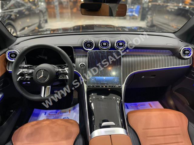 2023 مرسيدس - بنز جي إل سي 200