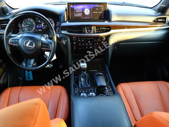 2020 لكزس إل إكس 570