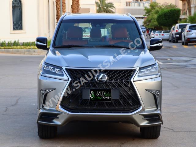 2020 لكزس إل إكس 570
