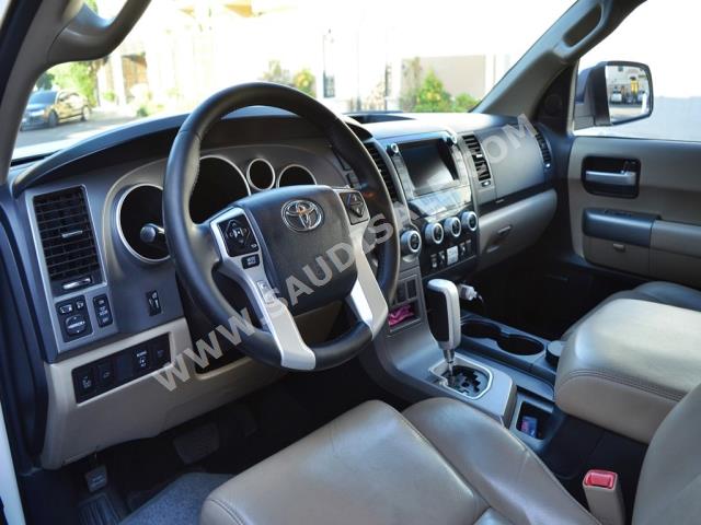 2013 تويوتا سكويا ليمتد