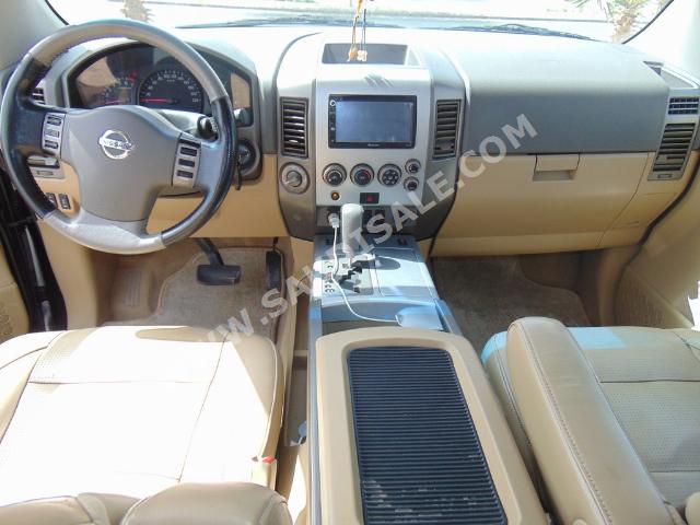 2005 Nissan Armada LE