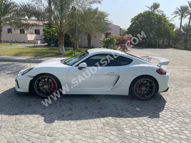 2016 بورش كايمان جي تي 4