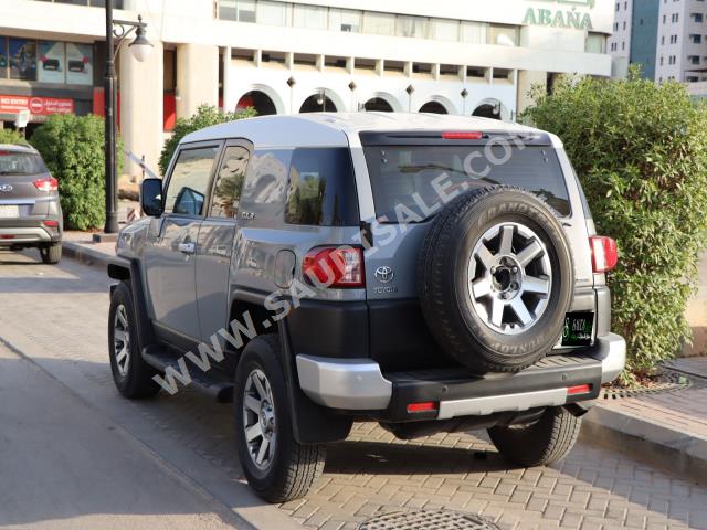 2017 تويوتا اف جي كروزر جي اكس ار