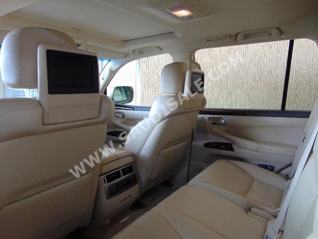 2014 Lexus LX 570 S